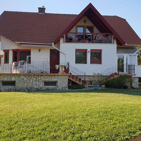 Rege Apartman Alsóörs Dış mekan fotoğraf